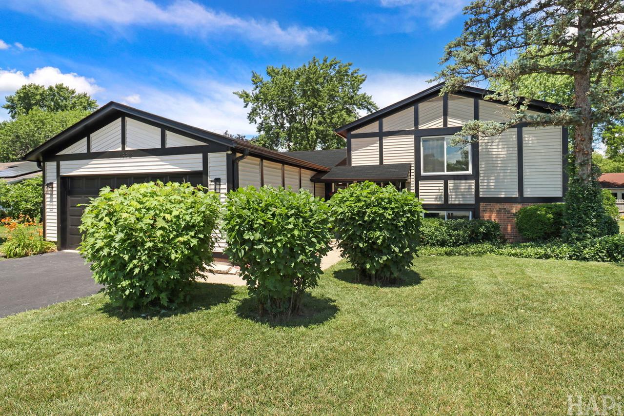 166 E Cunningham Dr., Palatine, IL 60067