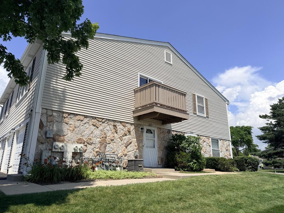 1017 Newport Harbor, Schaumburg, IL 60193