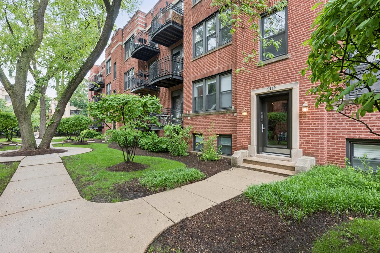 5919 N Paulina St. #2W, Chicago, IL 60660