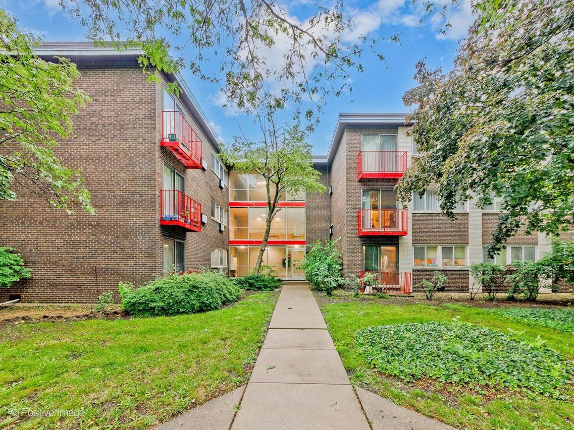 8500 Skokie Blvd. #2C, Skokie, IL 60077