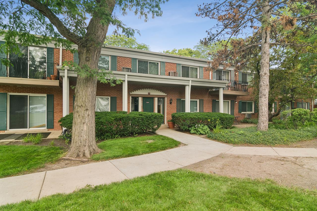 706 E Algonquin Rd. #K204, Arlington Heights, IL 60005