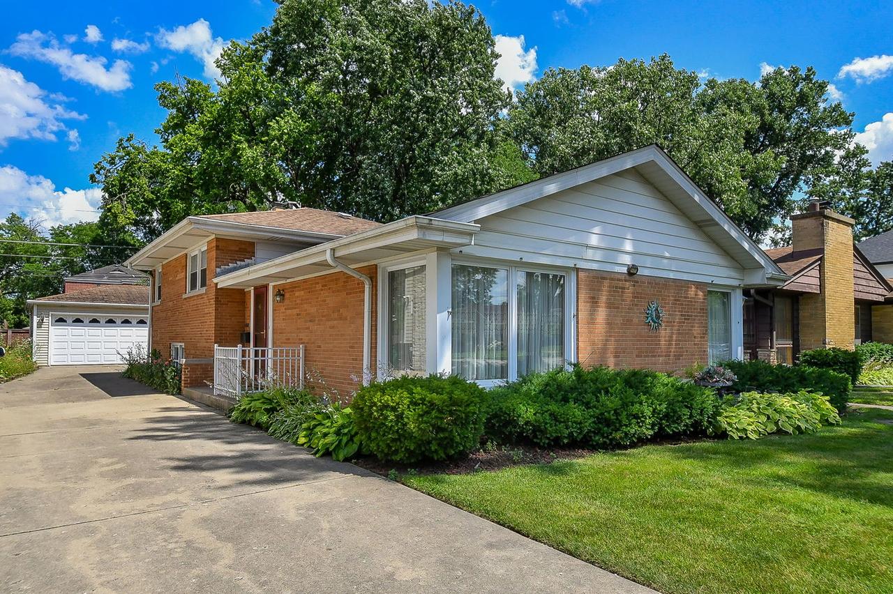 1401 Brophy Ave., Park Ridge, IL 60068