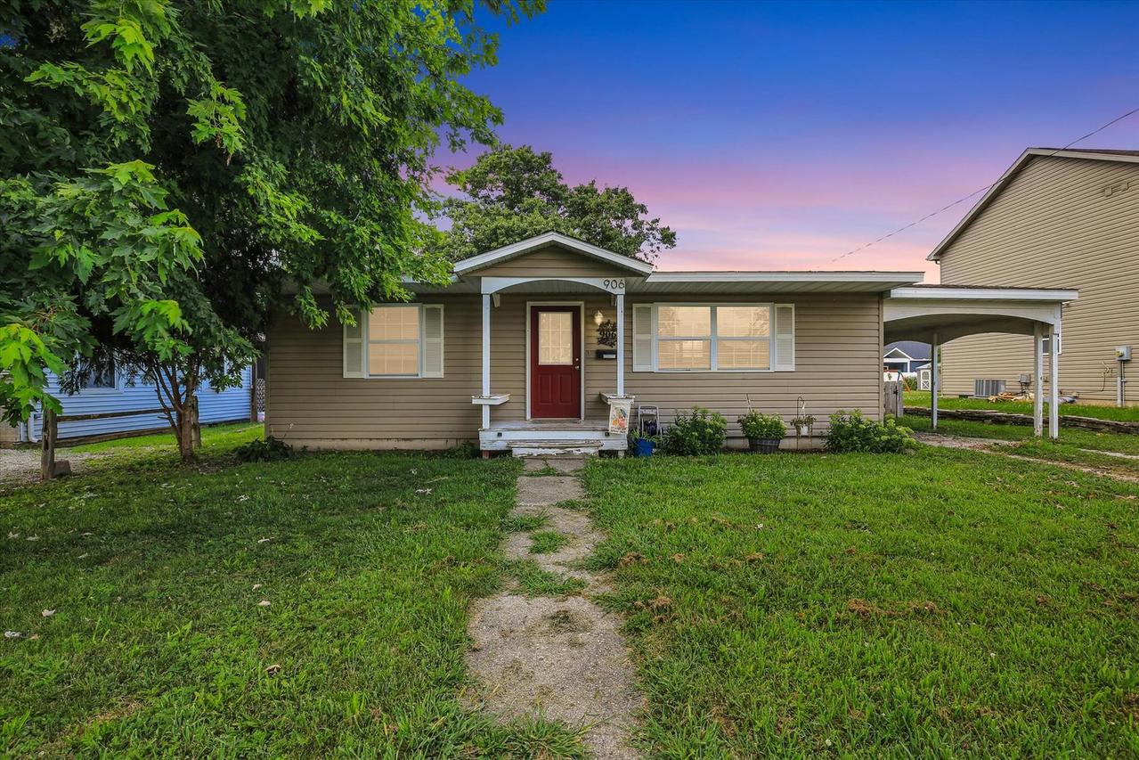 906 E Newkirk St., Tuscola, IL 61953
