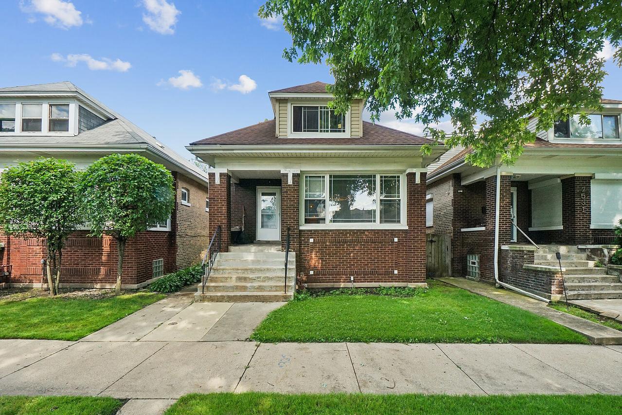 7527 S Perry Ave., Chicago, IL 60620