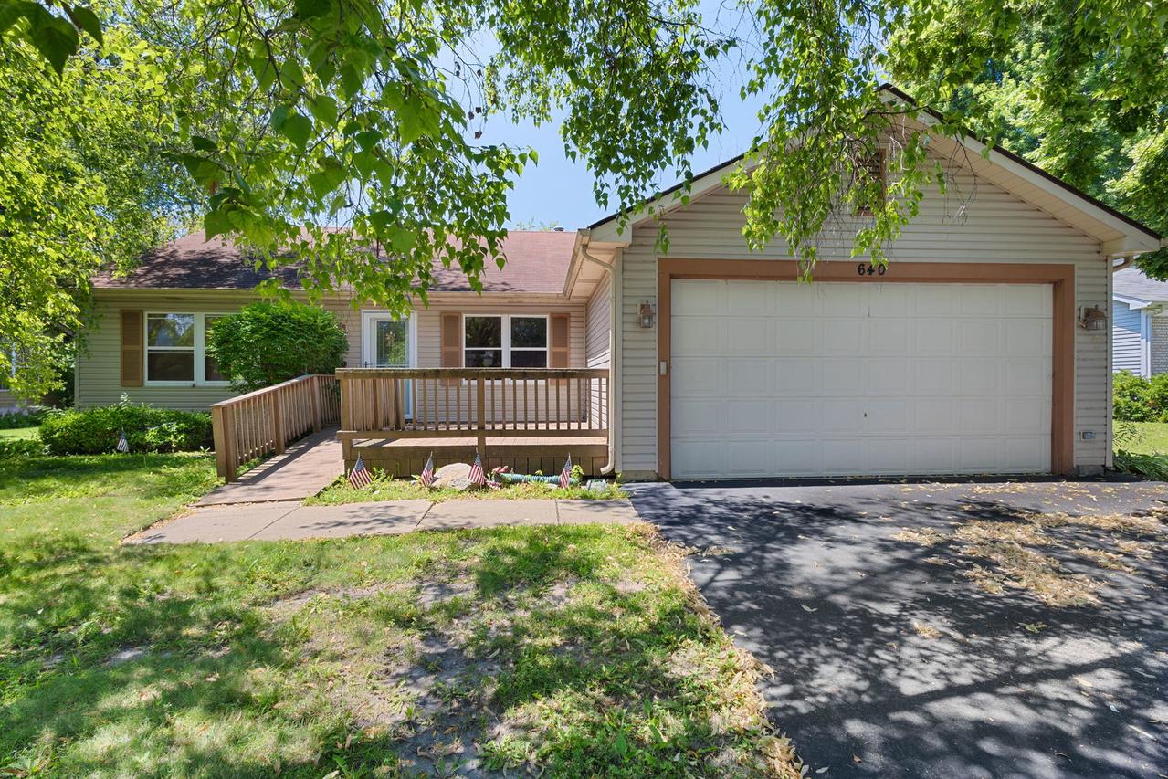 640 Lilac Dr., Algonquin, IL 60102