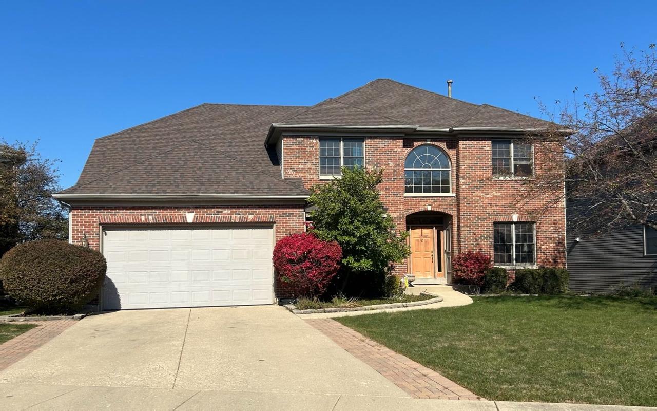 2484 Warwick Ct., Aurora, IL 60503