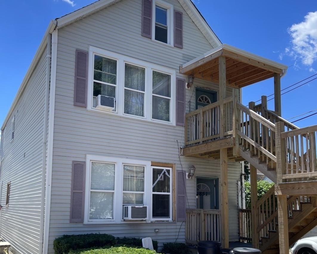 4851 W 28th St., Cicero, IL 60804