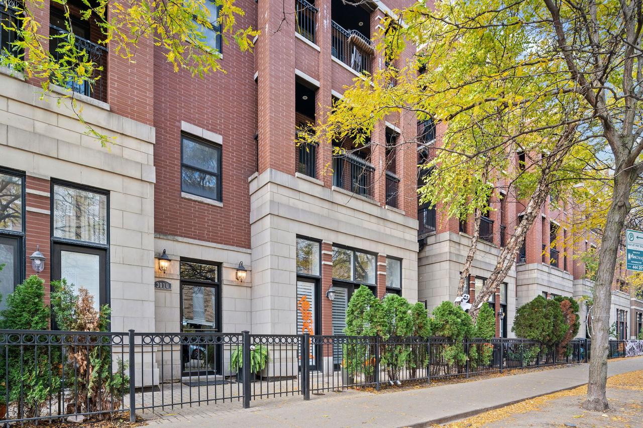 3010 N Sheffield Ave. #4N, Chicago, IL 60657