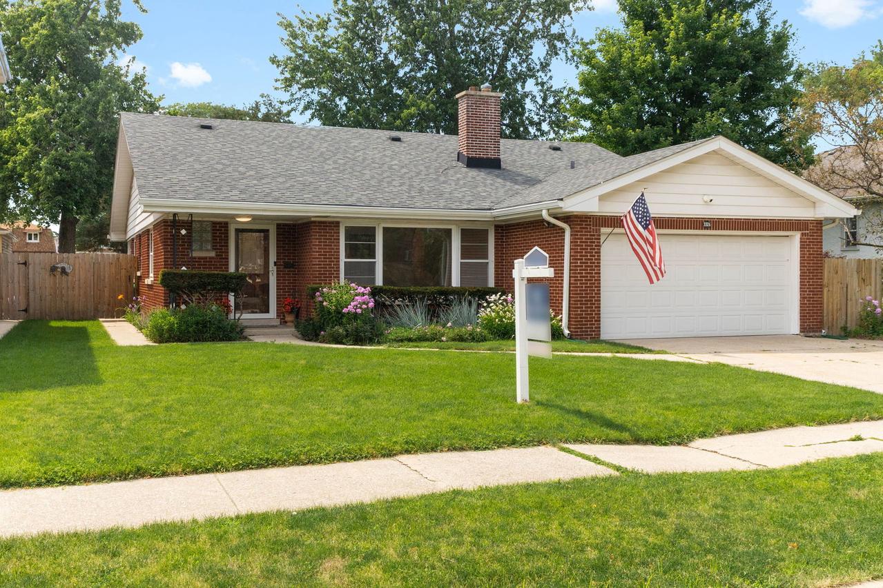 3326 Prairie Ave., Brookfield, IL 60513