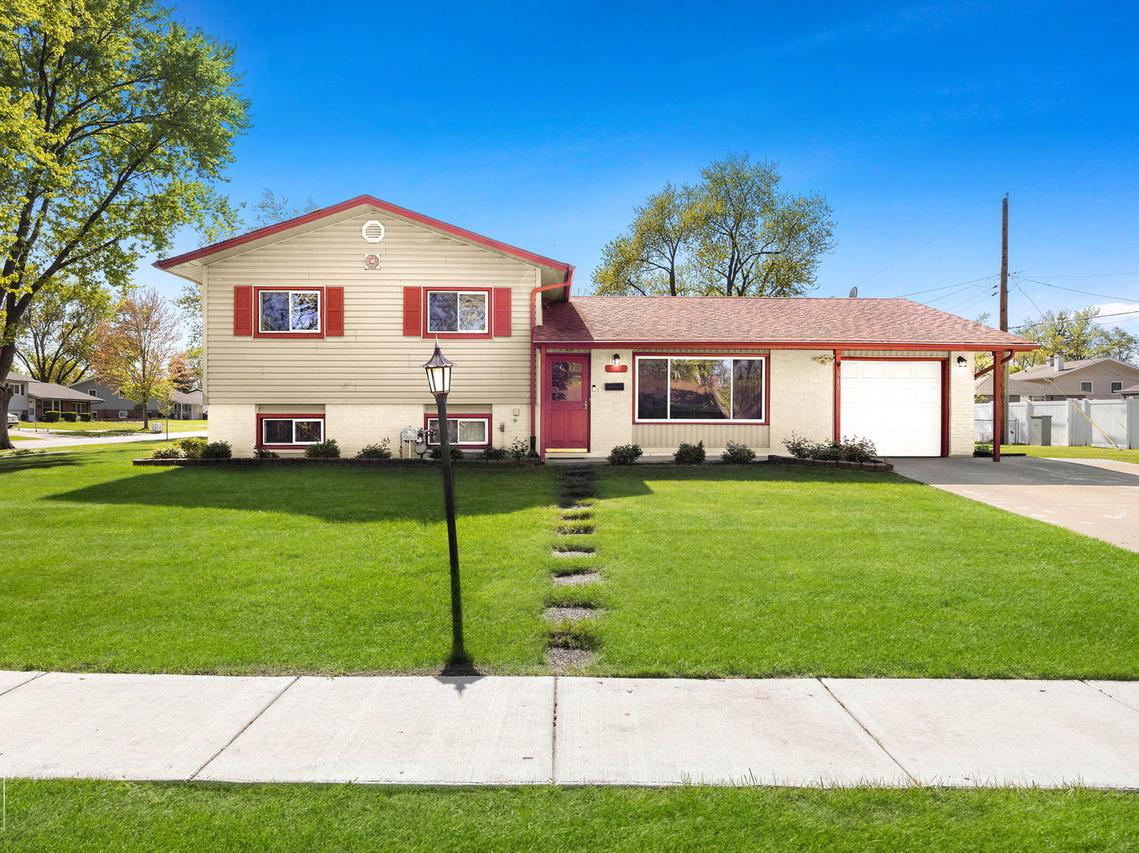 940 Washington Blvd., Hoffman Estates, IL 60169