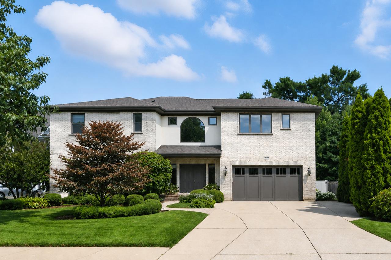 2136 Brentwood Rd., Northbrook, IL 60062
