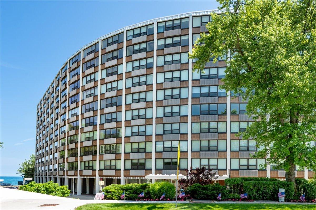 1630 Sheridan Rd. #4H, Wilmette, IL 60091