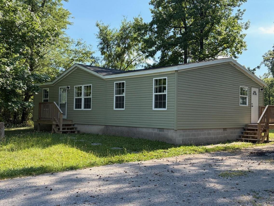 1609 N 11th St., Herrin, IL 62948