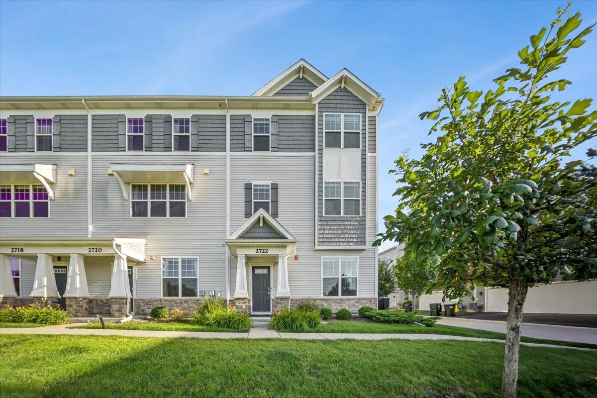 2722 Lily Ln., Rolling Meadows, IL 60008
