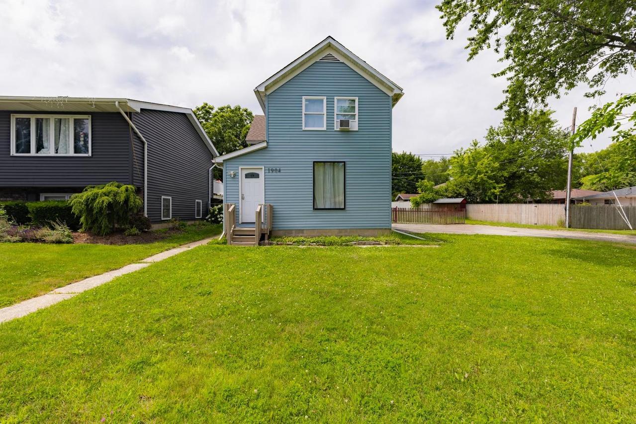 1904 Ezra Ave., Zion, IL 60099