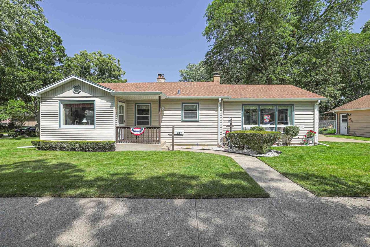 325 S Lodge Ln., Lombard, IL 60148