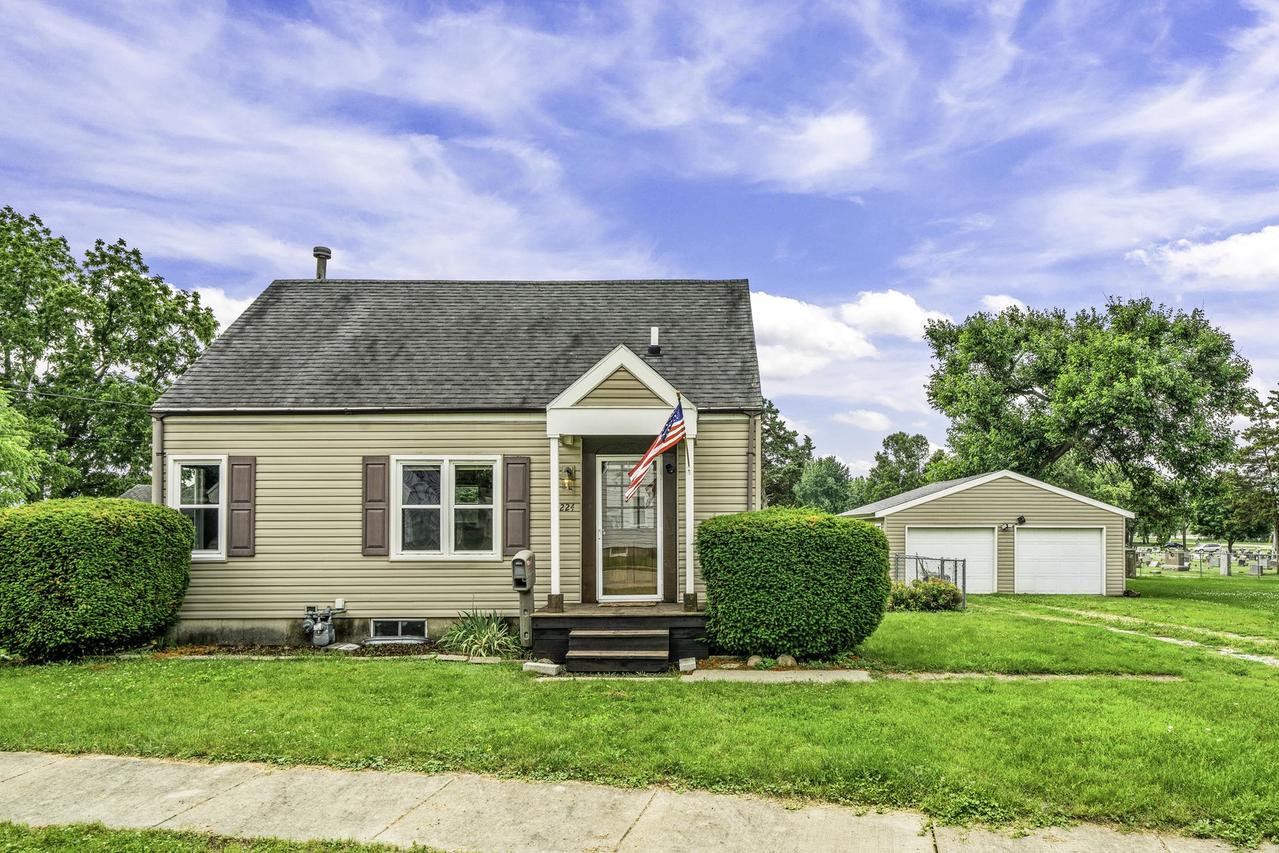 224 Avenue H Ave., Rochelle, IL 61068