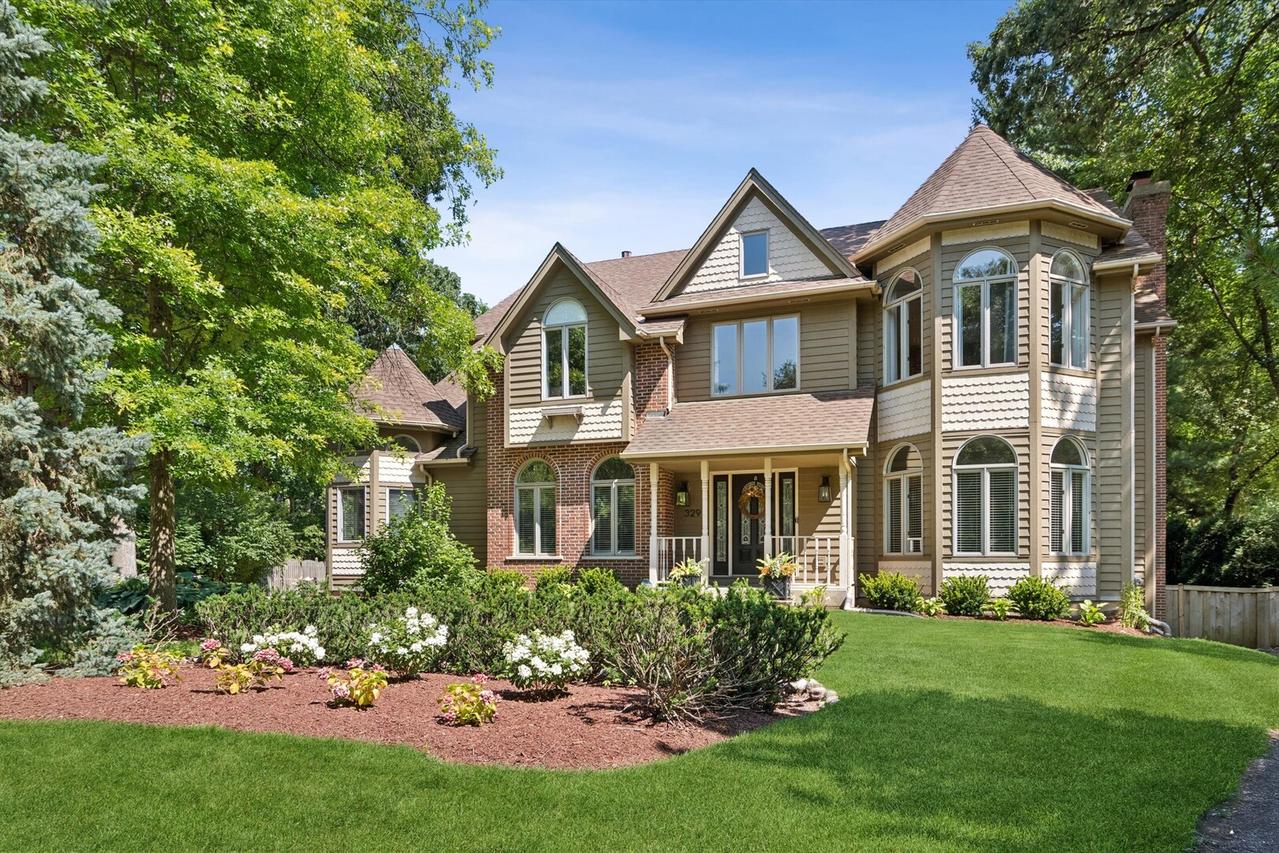 329 Royce Woods Ct., Naperville, IL 60565
