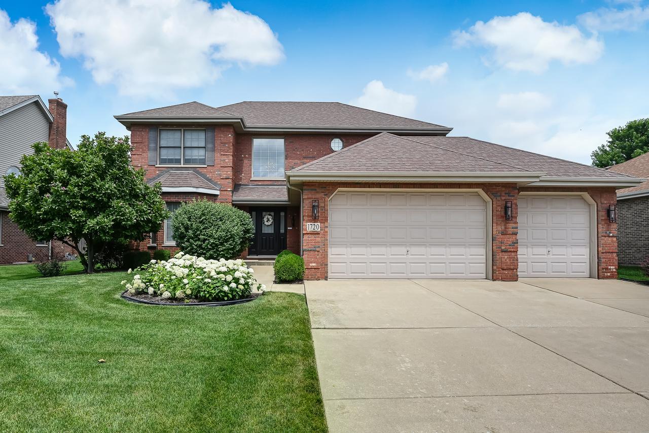 1720 Tower Hill Dr., Woodridge, IL 60517