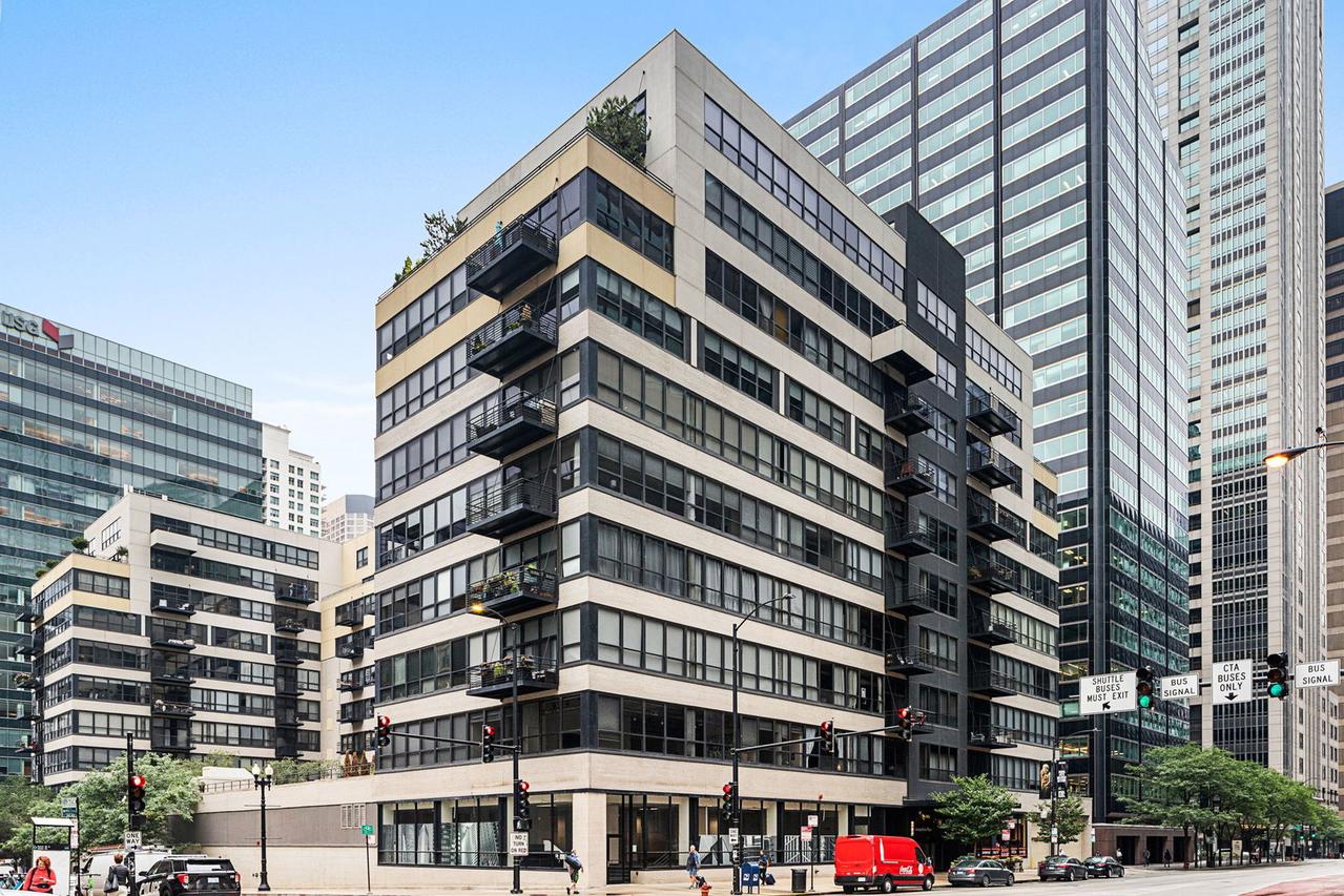 130 S Canal St. #817, Chicago, IL 60606