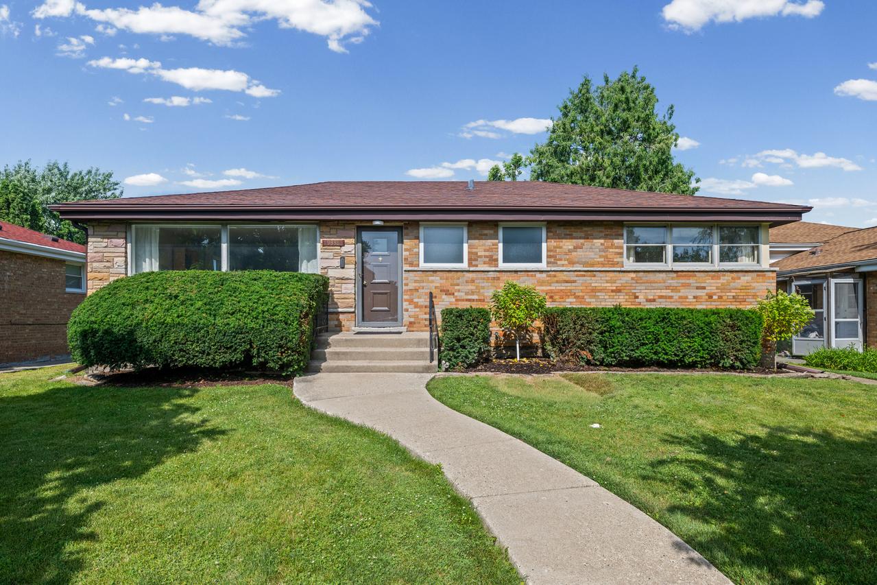 9338 Lowell Ave., Skokie, IL 60076