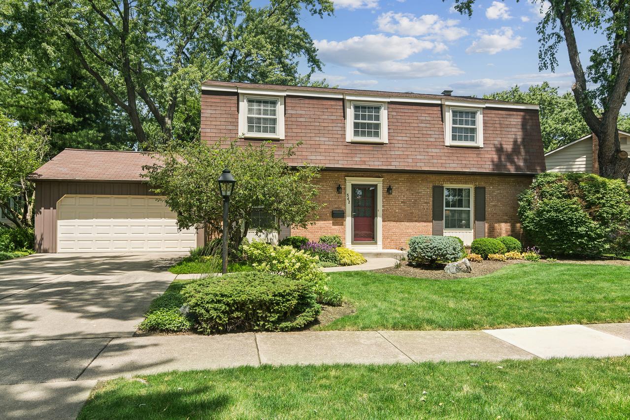 562 E Carpenter Dr., Palatine, IL 60074