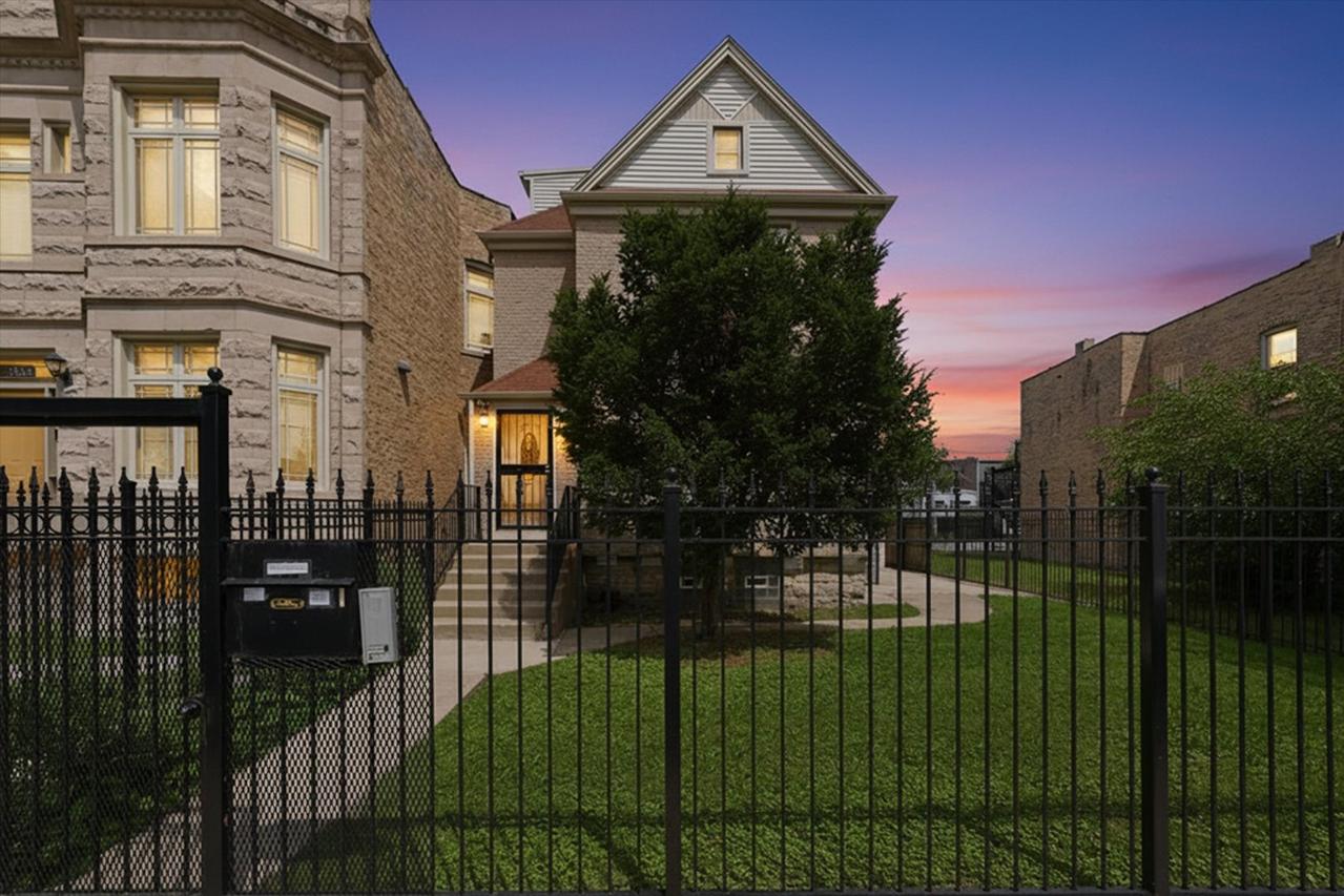 6735 S Eberhart Ave., Chicago, IL 60637