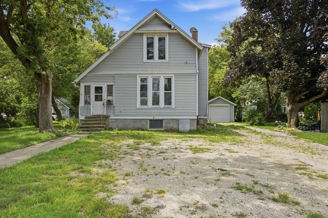 313 E Grant Hwy., Marengo, IL 60152