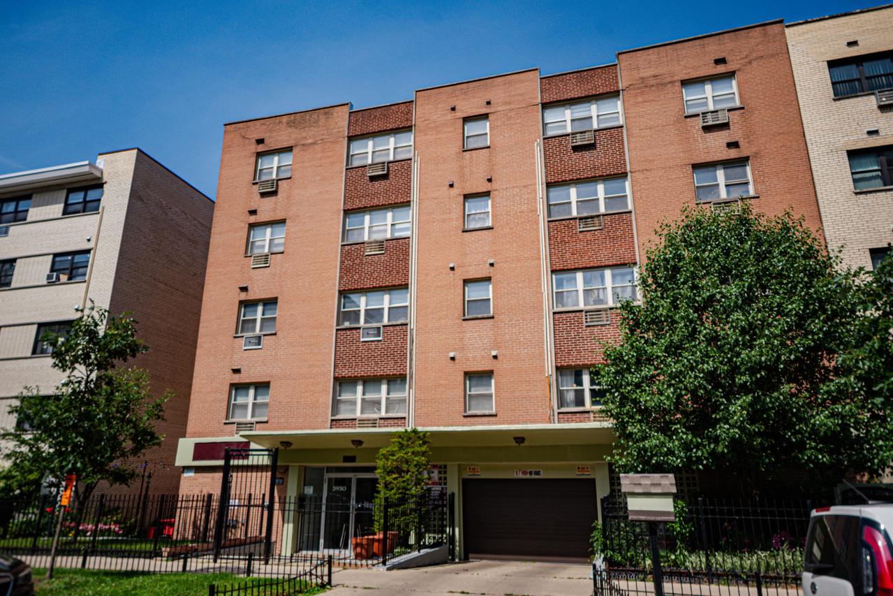 5950 N Kenmore Ave. #208, Chicago, IL 60660