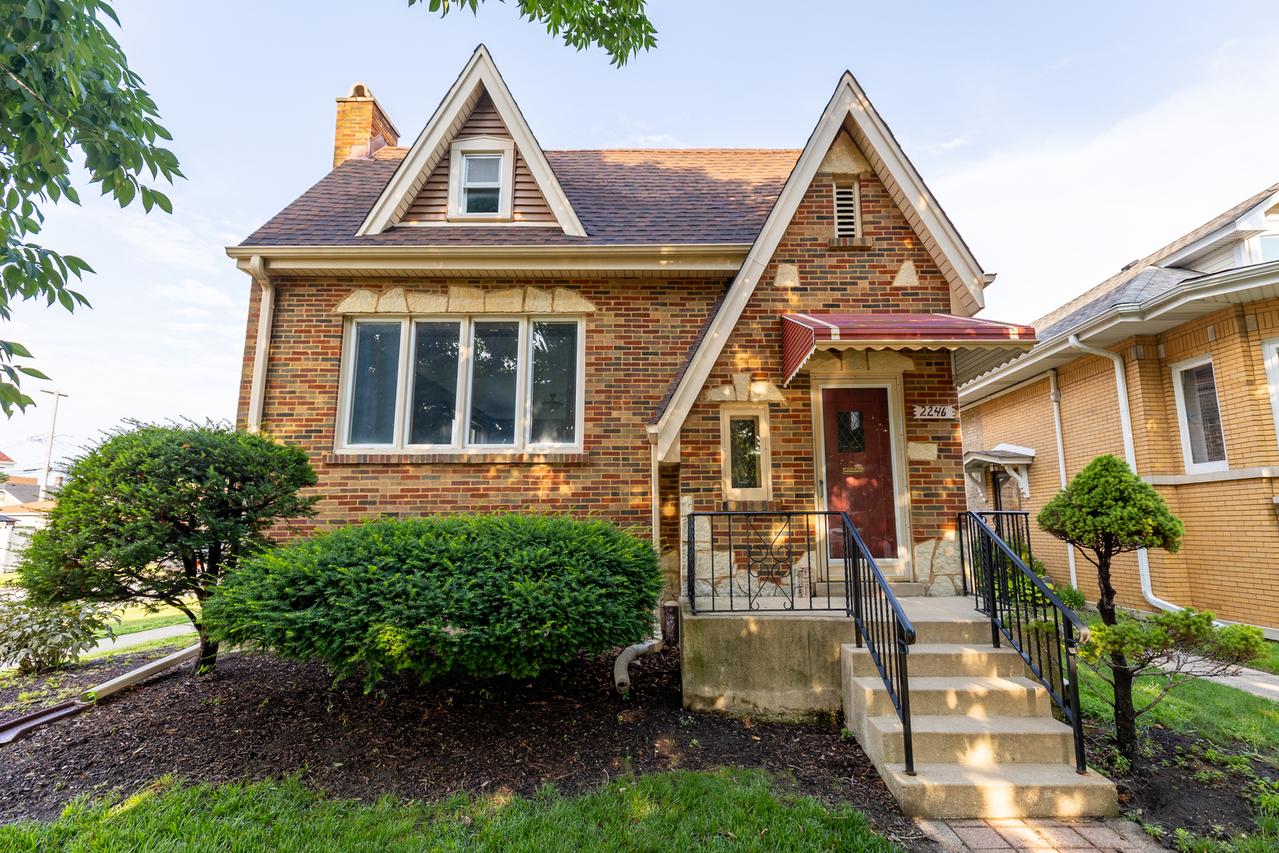 2246 Clinton Ave., Berwyn, IL 60402