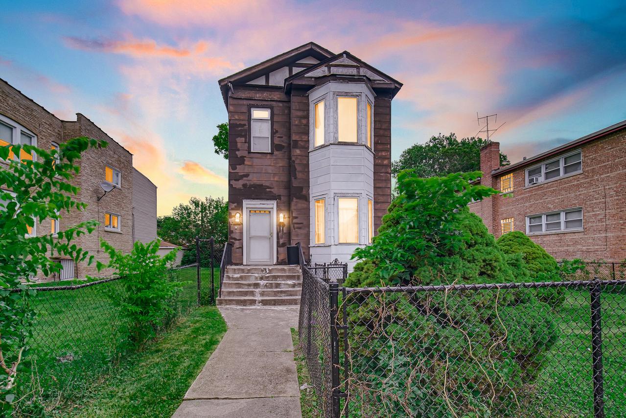 8917 S Hermitage Ave., Chicago, IL 60620