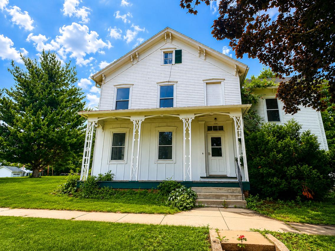204 S Main St., Sheffield, IL 61361