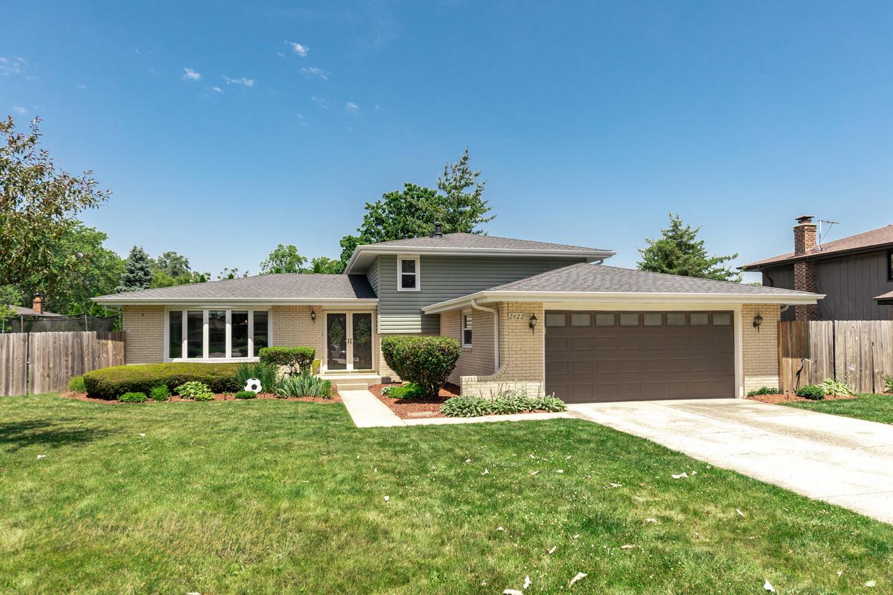 2422 Chippewa Ct., Lisle, IL 60532