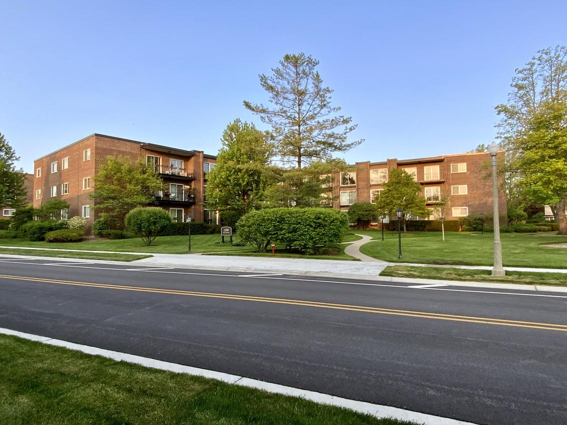 1290 N Western Ave. #103, Lake Forest, IL 60045