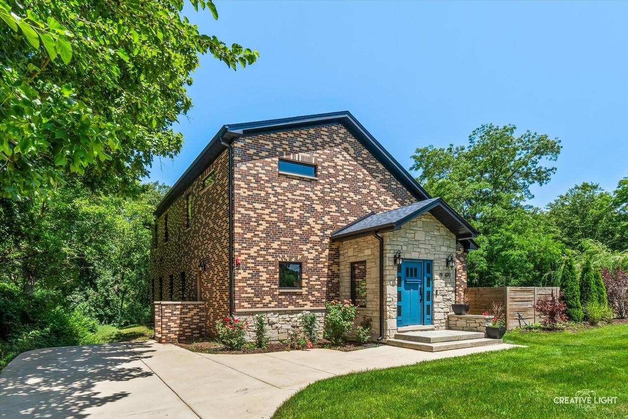 19W676 99th St., Lemont, IL 60439