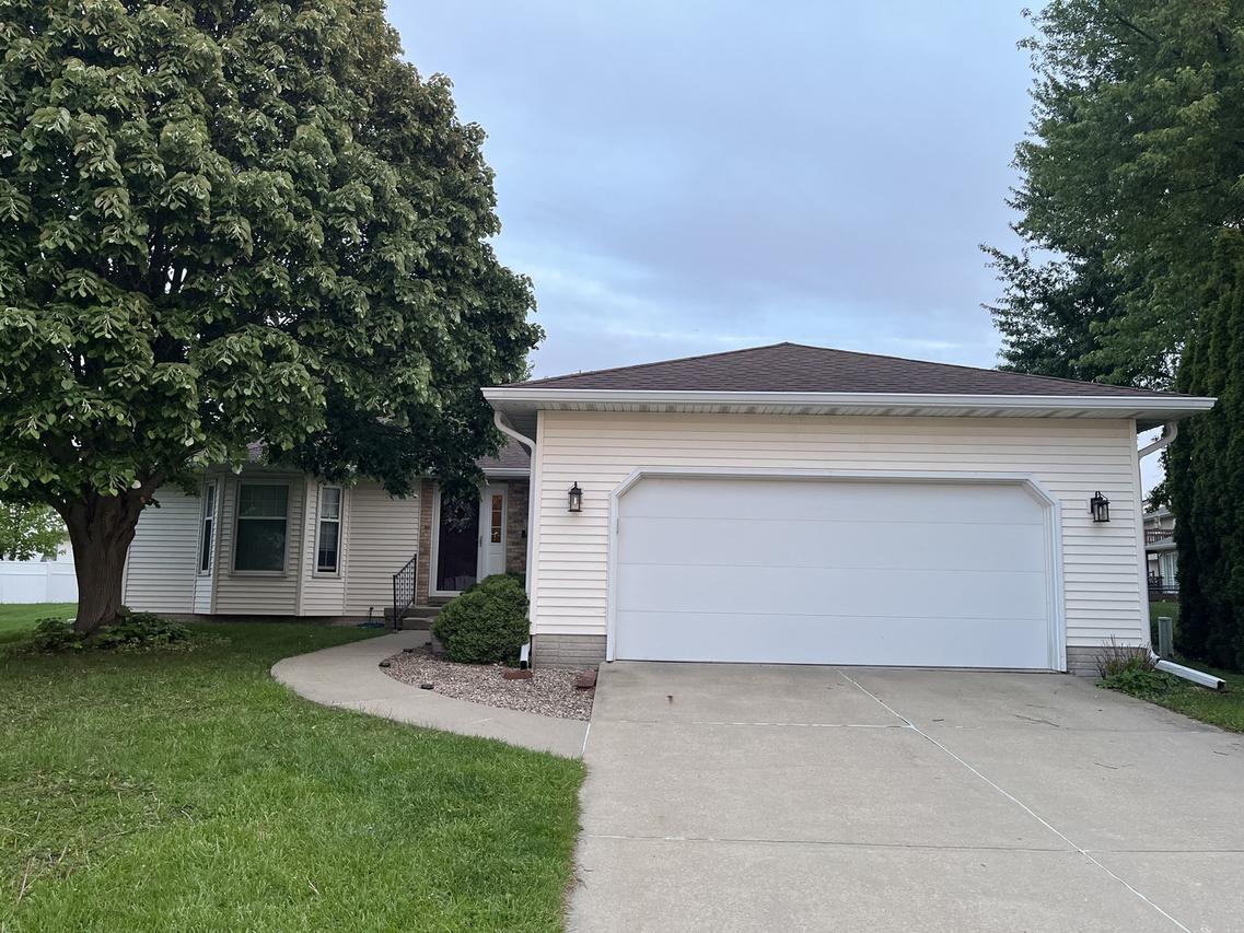 3 Tatiana Ct., Bloomington, IL 61704