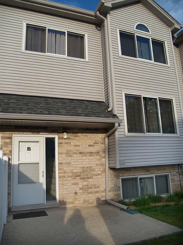 381 Park Ridge Ln. #B, Aurora, IL 60504