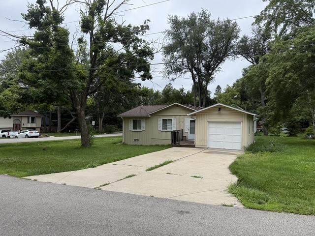 4705 W Shore Dr., Wonder Lake, IL 60097