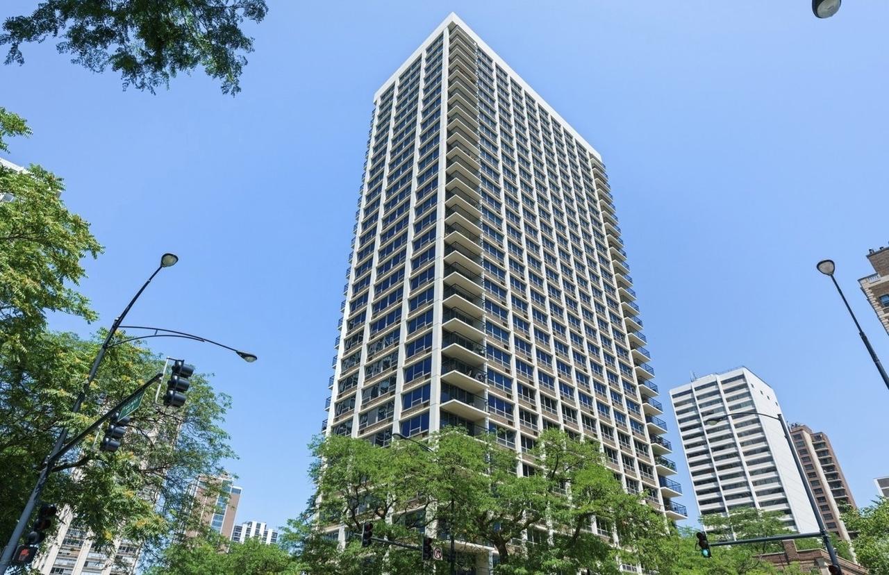 88 W Schiller St. #406, Chicago, IL 60610