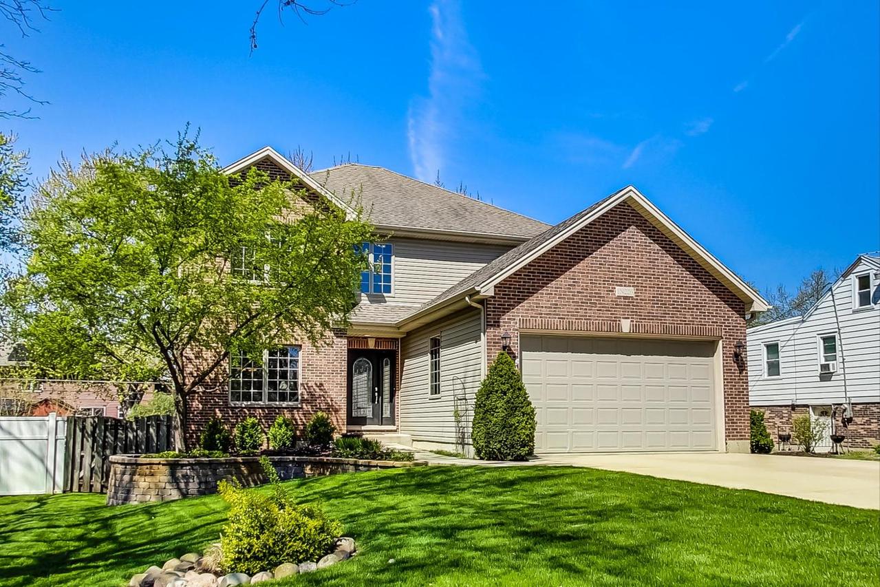 1N226 Ellis Ave., Carol Stream, IL 60188