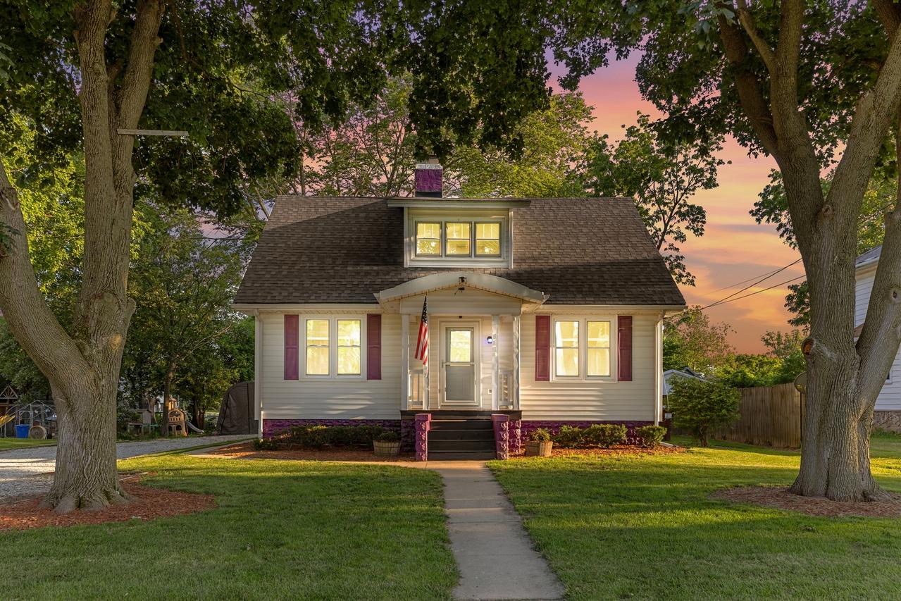 310 E Washington St., Ashkum, IL 60911