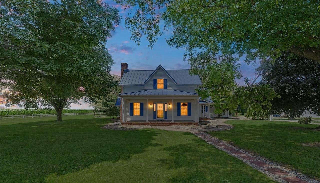 530 N County Road 2560 Rd., Newman, IL 61942