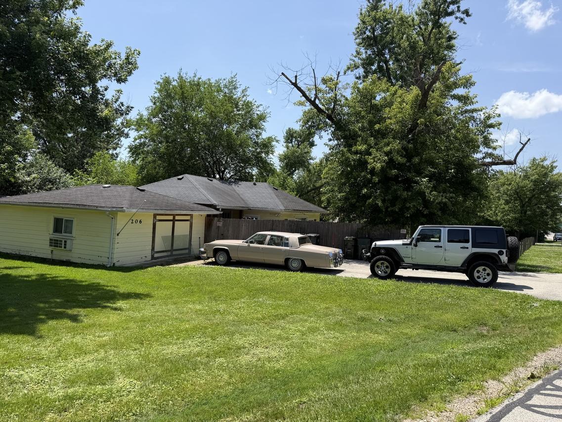 206 N Valley View Dr., Burr Ridge, IL 60521