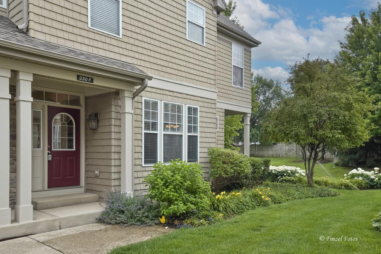 330 Sundown Ct. #F, Wauconda, IL 60084