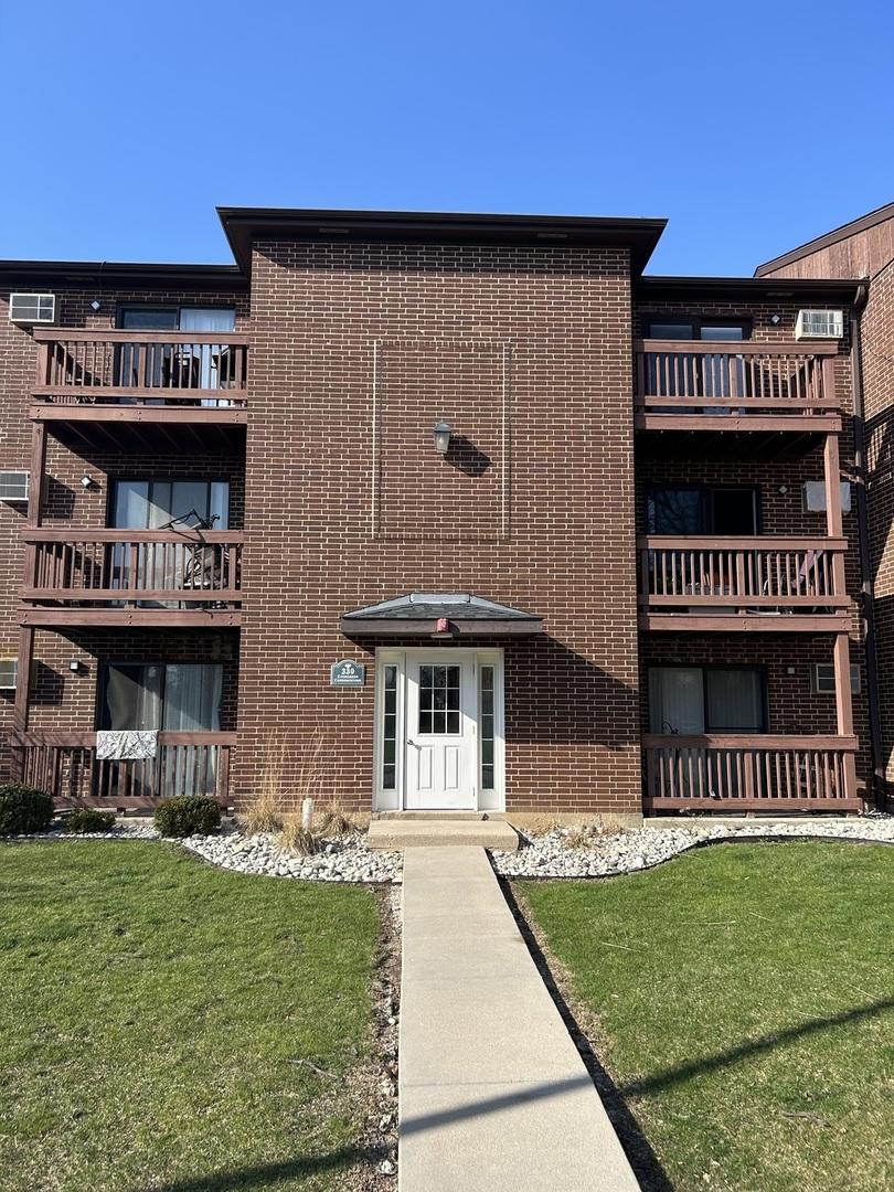 330 Shorewood Dr. #3B, Glendale Heights, IL 60139