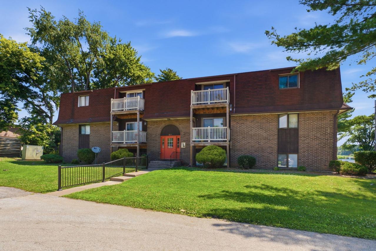 1299 48th Ave. #4, East Moline, IL 61244