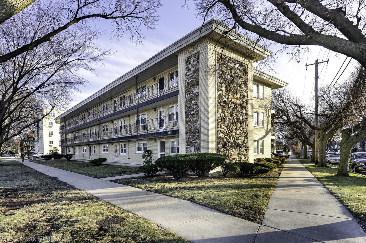 6161 W Higgins Ave. #8, Chicago, IL 60630