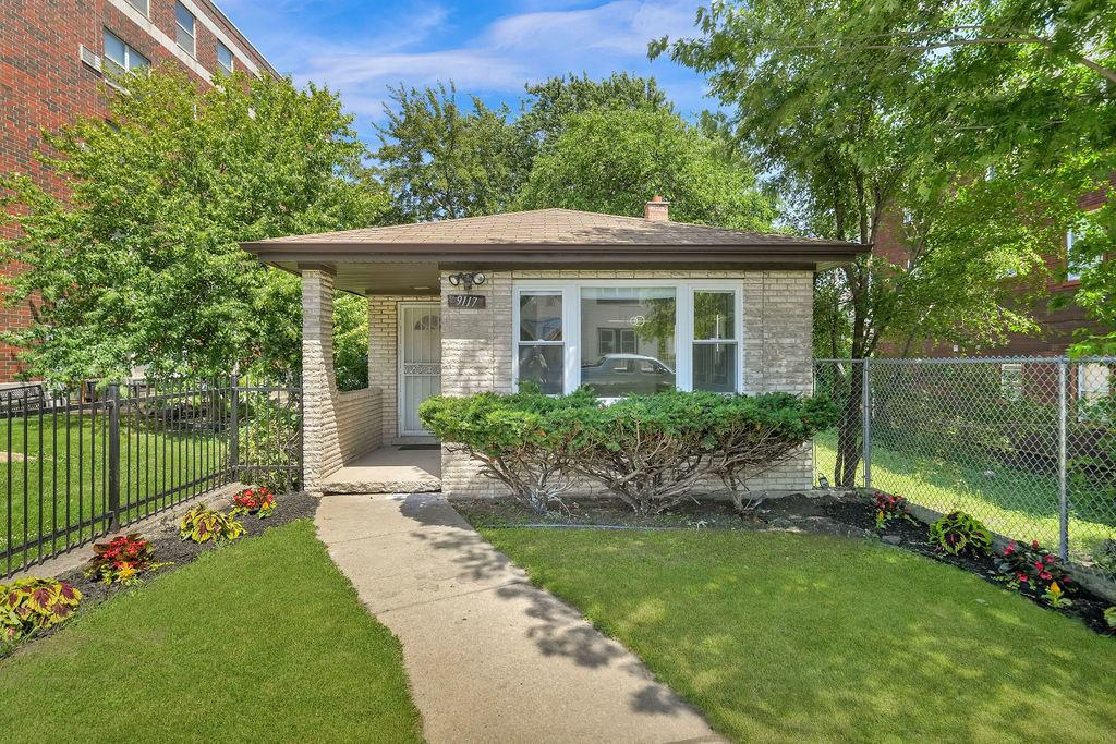 9117 S Brandon Ave., Chicago, IL 60617
