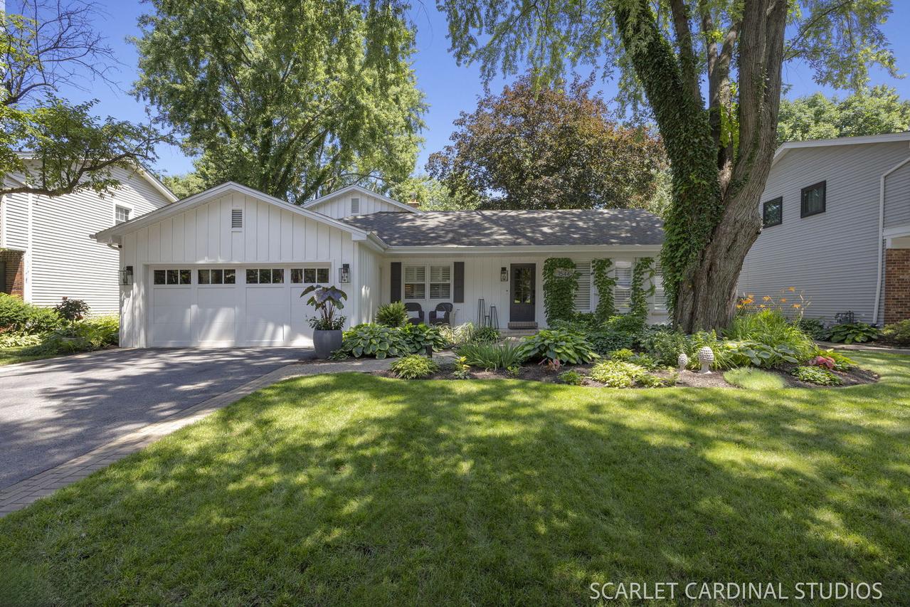 1544 Clyde Dr., Naperville, IL 60565