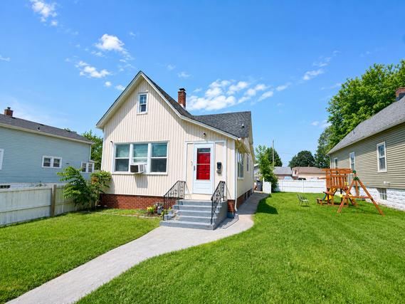 New Homes with Master Bedrooms on the 1st Floor That Attend North Chicago Community High School: July 18th to July 24th